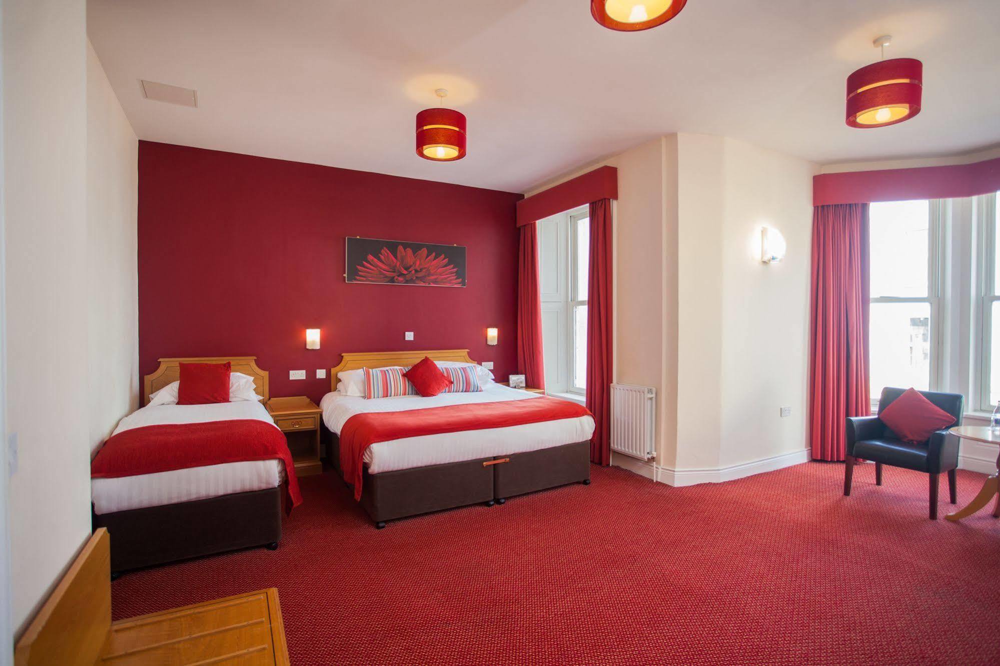 Portrush Adelphi Hotel Exterior foto A room at the hotel
